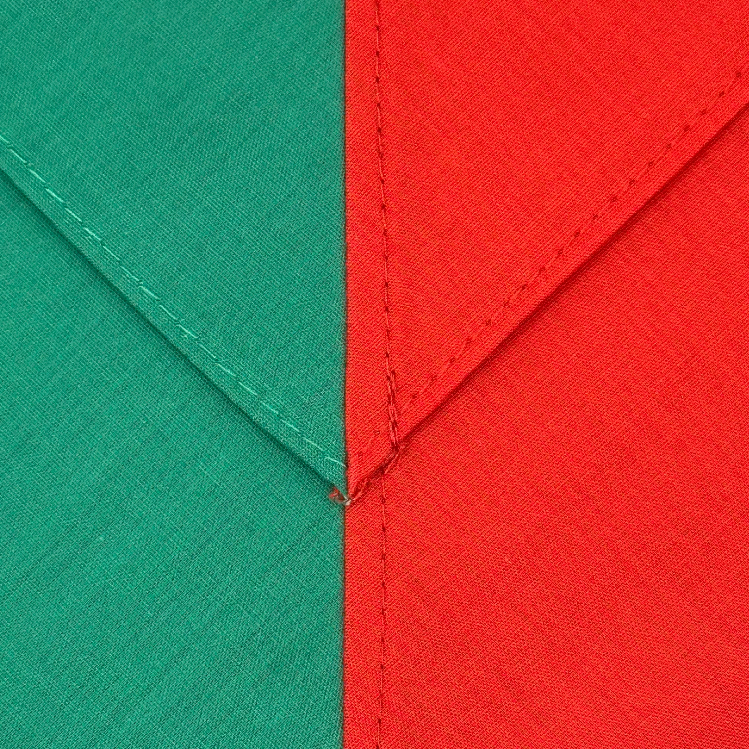 Adult Necker Half and Half - Emerald / Scarlet